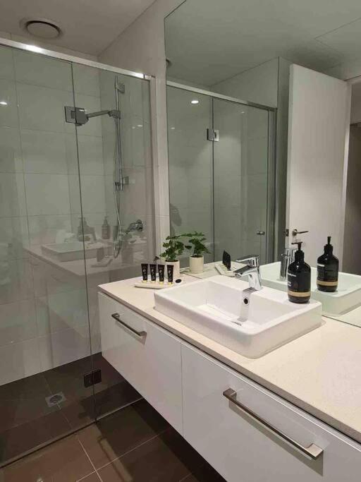 Lux 3 Bedroom Apartment In Southbank Мелбърн Екстериор снимка