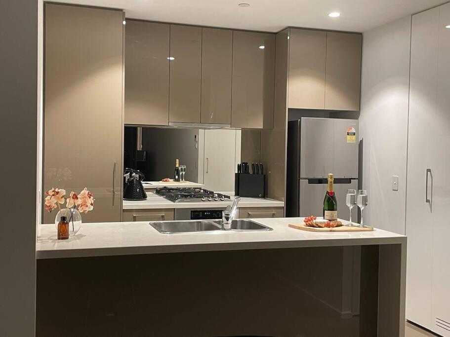 Lux 3 Bedroom Apartment In Southbank Мелбърн Екстериор снимка